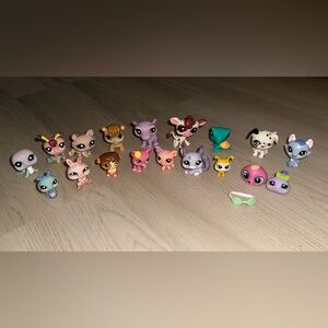 18 Vintage Littlest pet shop LPS dogs cat Pigs Chinchilla Seal Rhino Cow Figures